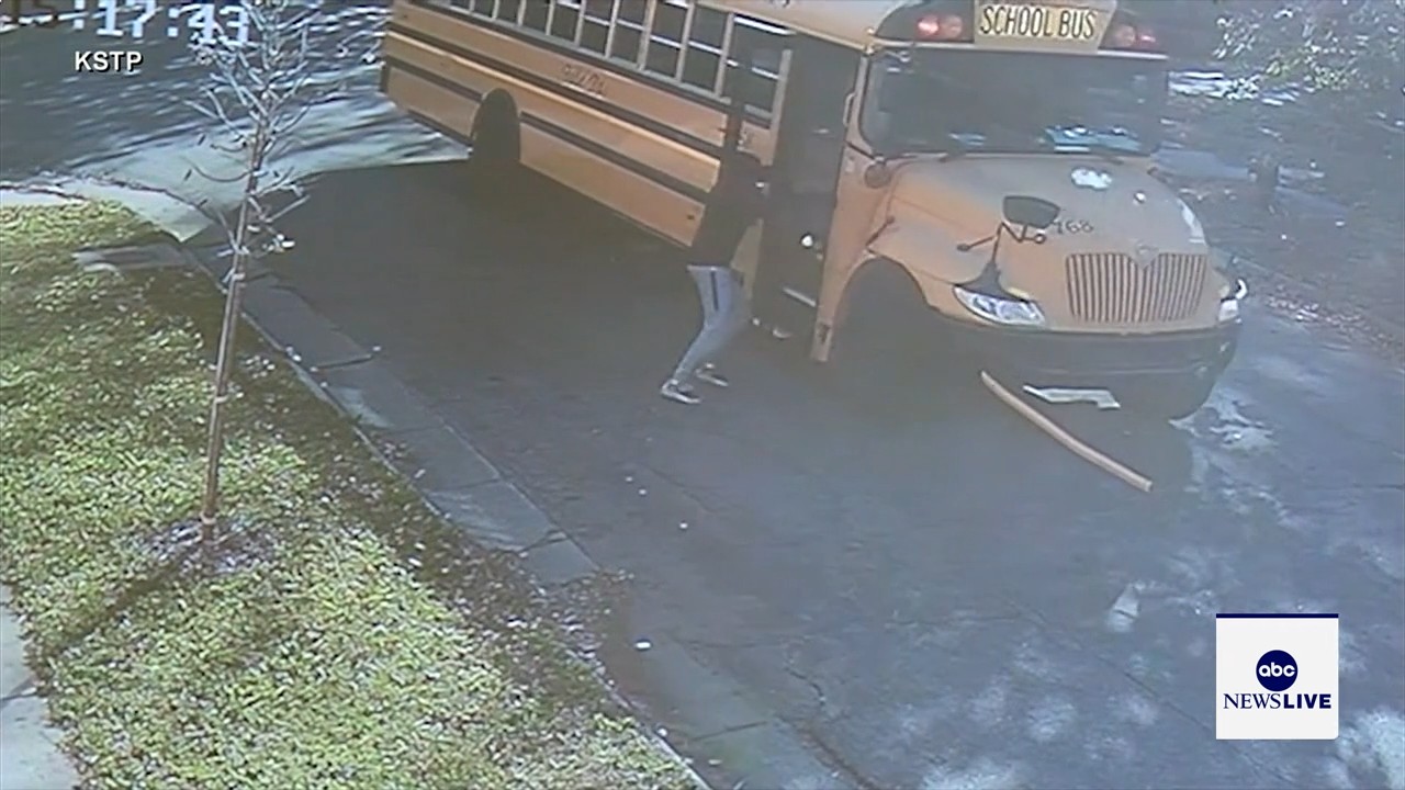 27-year-old Minnesota man credited for saving kids, driver in runaway school bus
— ABC 7 Bay Area, Killeen Schools news