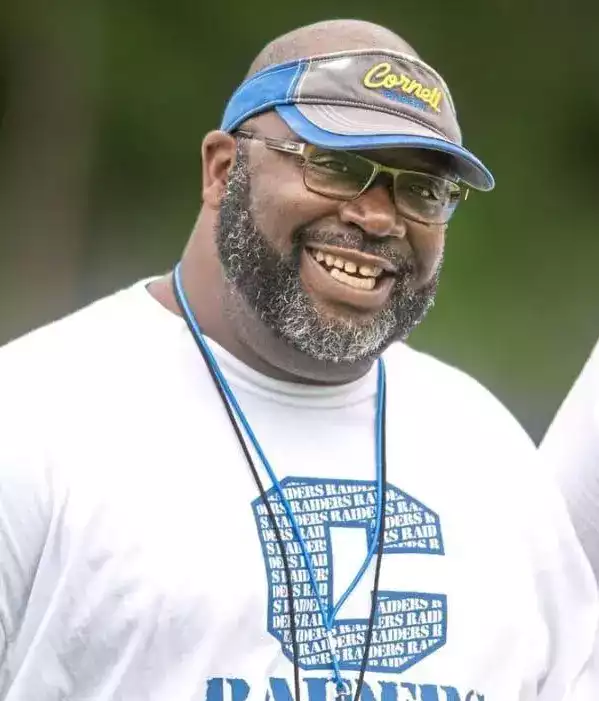 High school football coach dies after medical emergency at game — WESH 2 Orlando, Killeen Health news